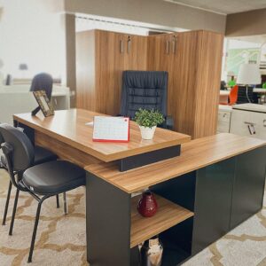 Mesa e Cadeira de Escritório