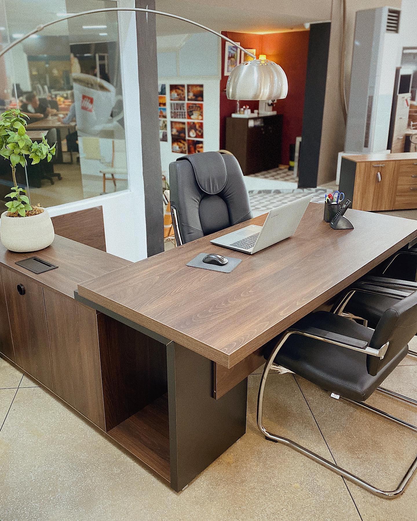 Mesa Presidente Business