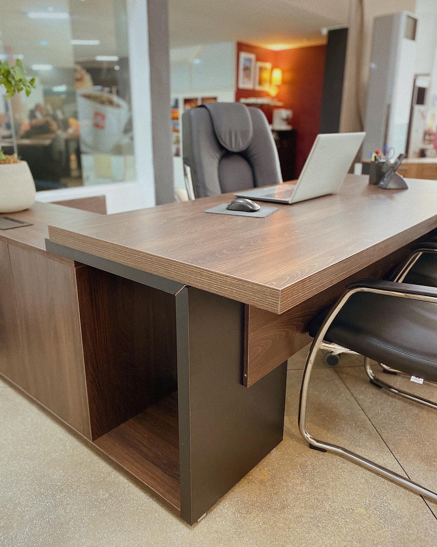 Mesa Presidente Business - Imagem 2