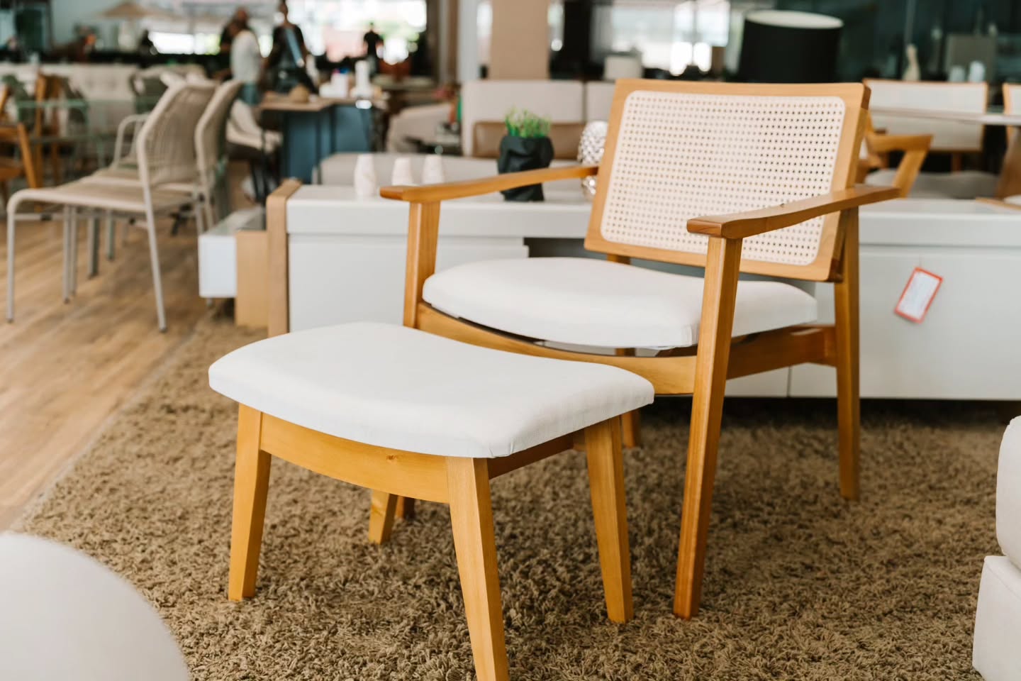 Poltrona Dunne com Puff