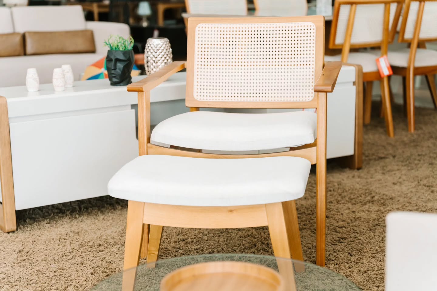 Poltrona Dunne com Puff - Imagem 2